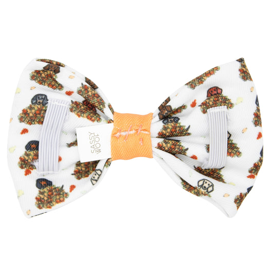 Nœud Papillon Teckel dans les feuilles Sassy Woof